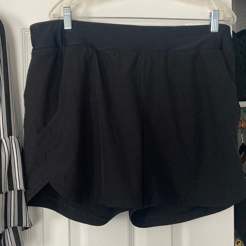 Lands’ End Women’s swim board shorts 16
